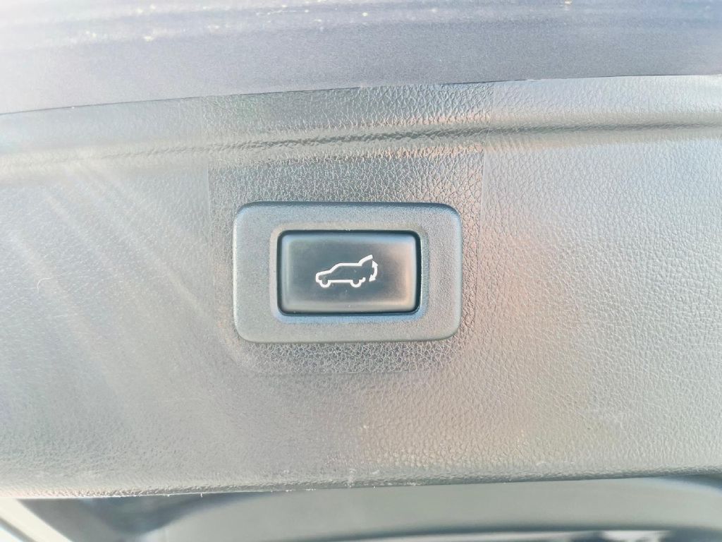 Photo 11 of this SUBARU OUTBACK