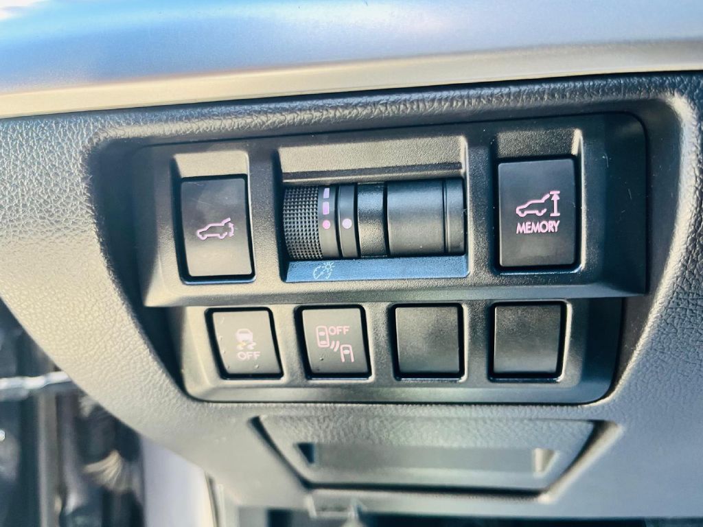 Photo 27 of this SUBARU OUTBACK
