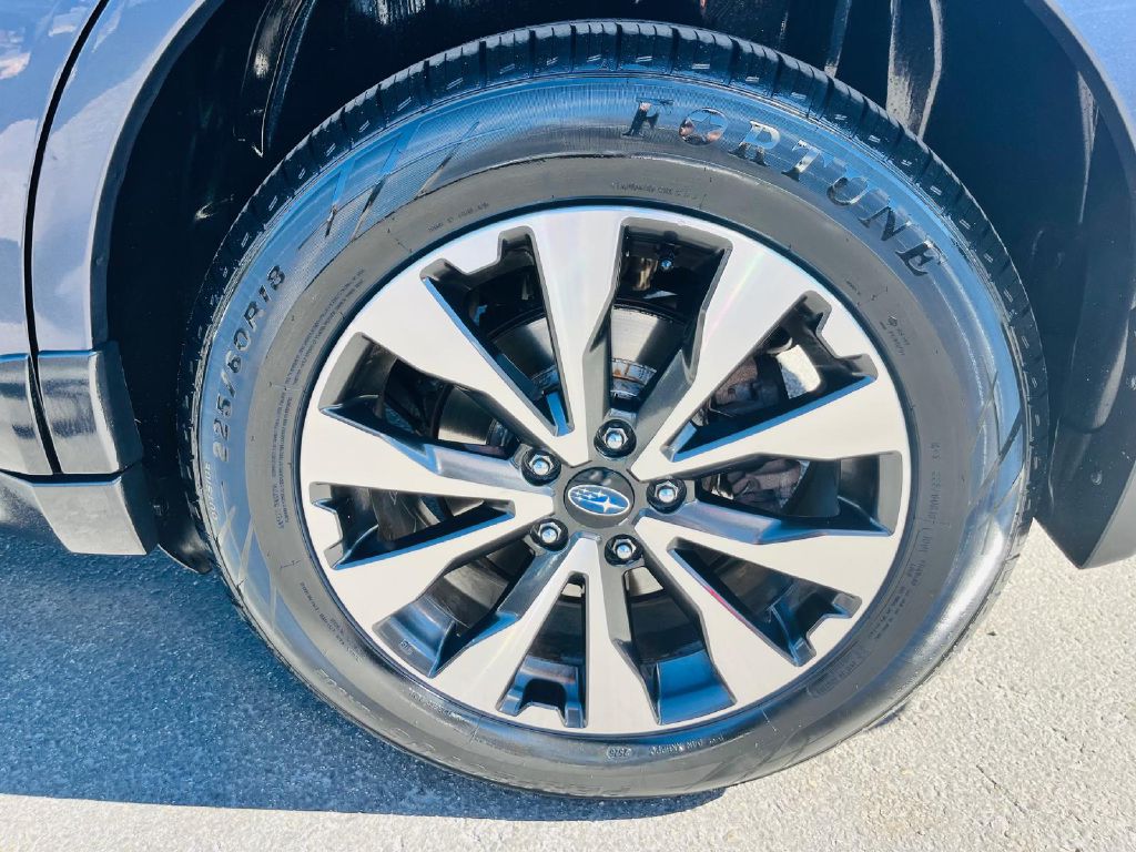 Photo 37 of this SUBARU OUTBACK