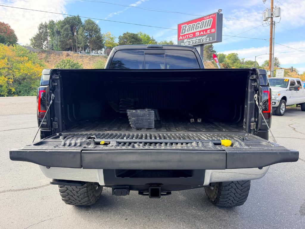 Photo 11 of this FORD F-350 SUPER DUT