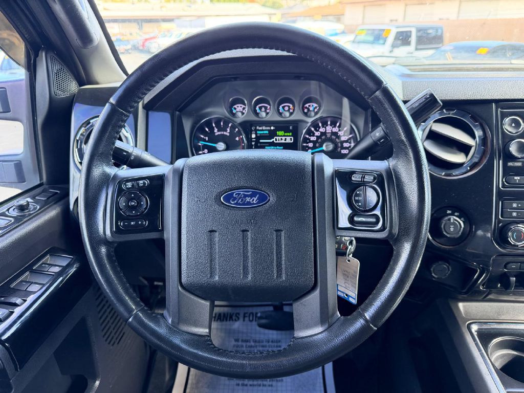 Photo 18 of this FORD F-350 SUPER DUT