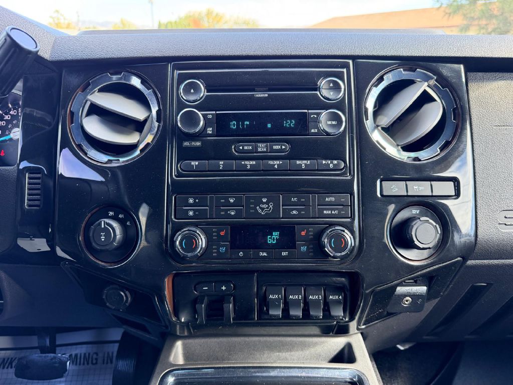 Photo 19 of this FORD F-350 SUPER DUT