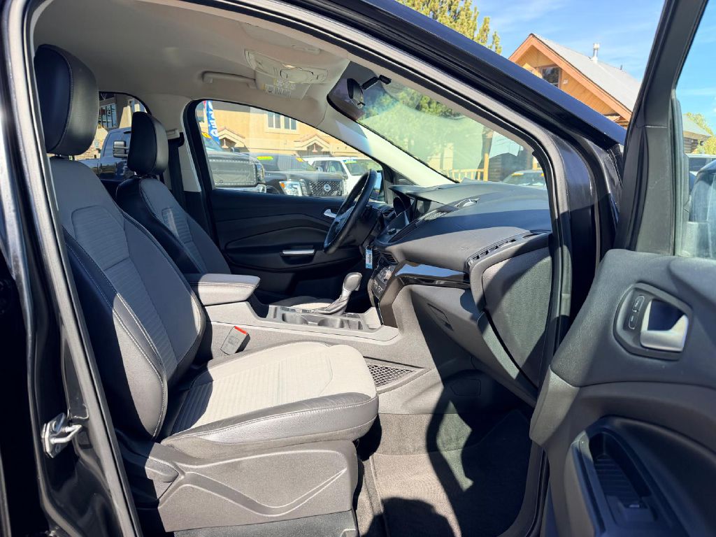 Photo 14 of this FORD ESCAPE