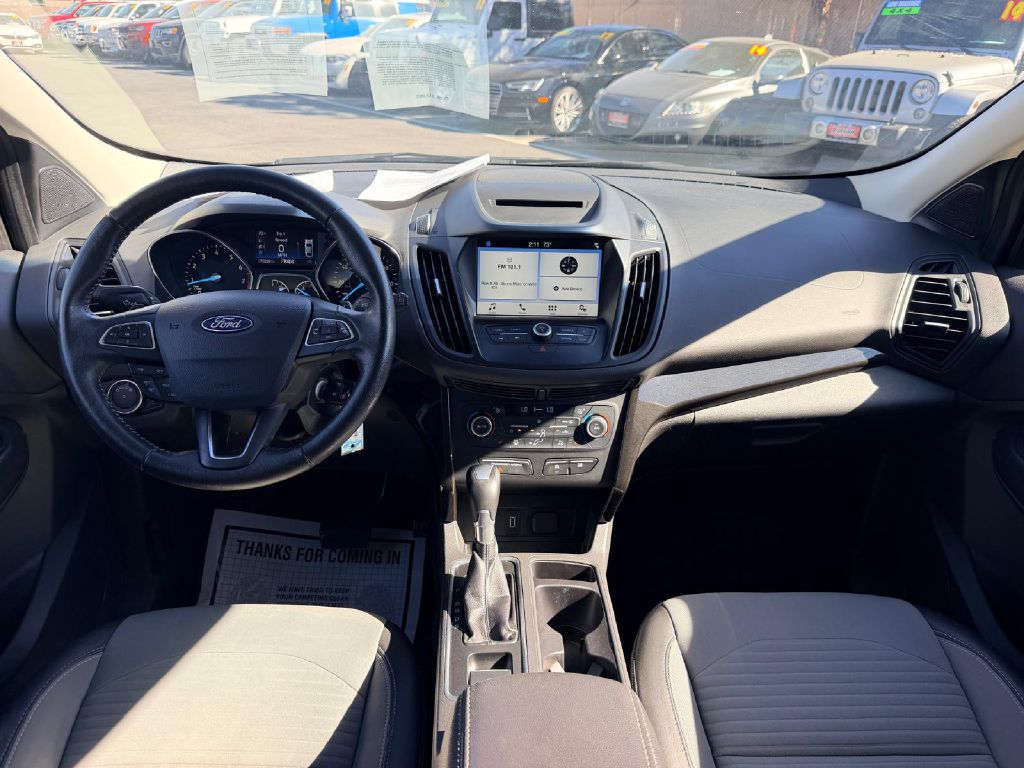 Photo 16 of this FORD ESCAPE