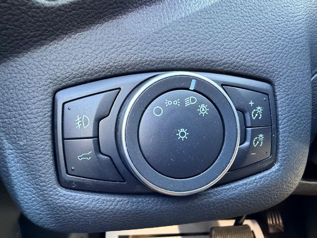 Photo 27 of this FORD ESCAPE