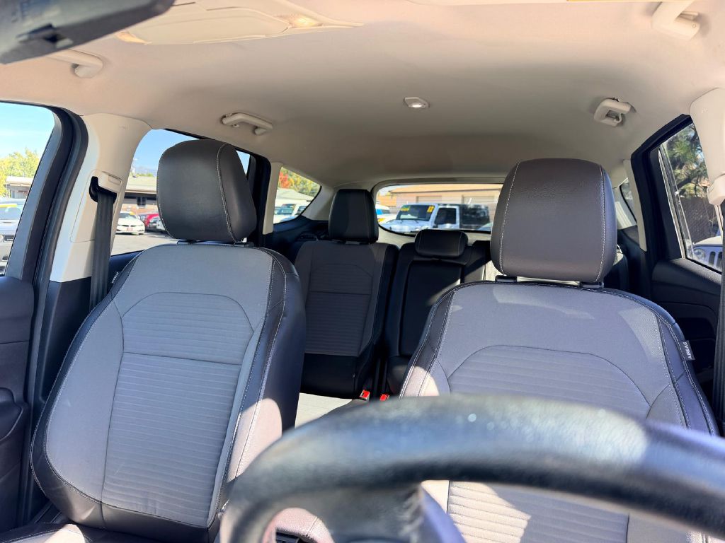 Photo 31 of this FORD ESCAPE