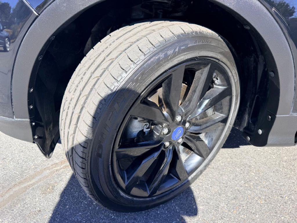 Photo 32 of this FORD ESCAPE