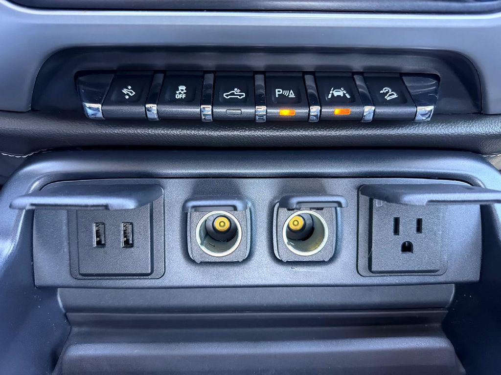 Photo 22 of this GMC SIERRA 1500