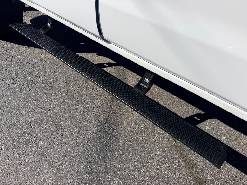 Photo 37 of this GMC SIERRA 1500