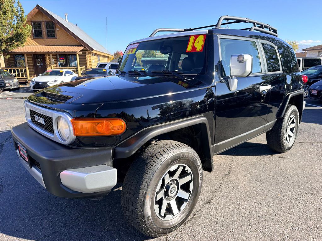 Photo 3 of this TOYOTA FJ CRUISER