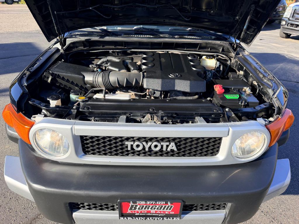 Photo 10 of this TOYOTA FJ CRUISER