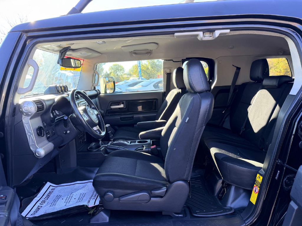 Photo 14 of this TOYOTA FJ CRUISER