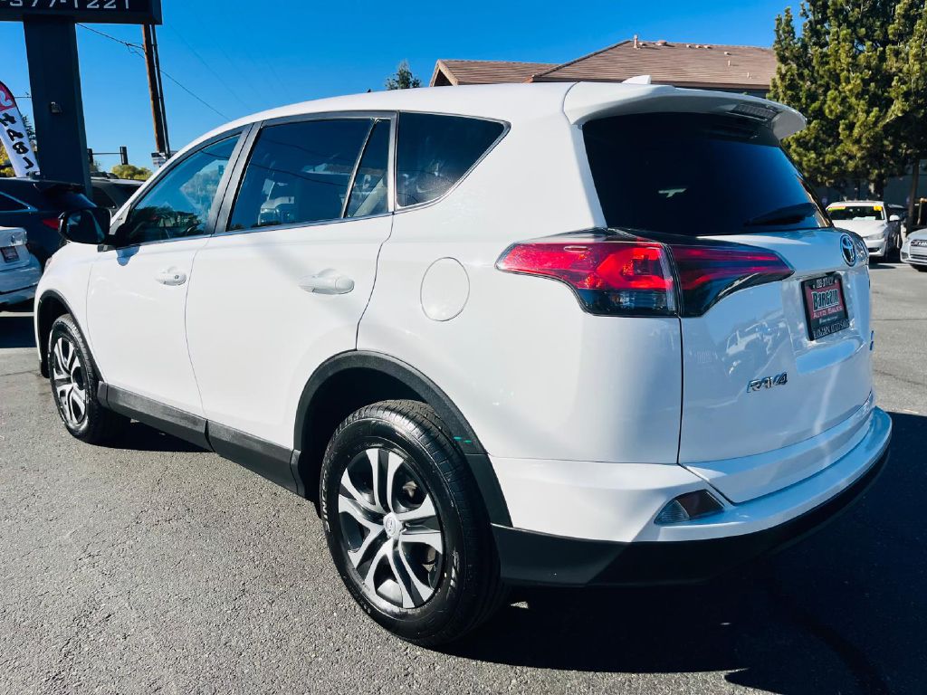 Photo 5 of this TOYOTA RAV4