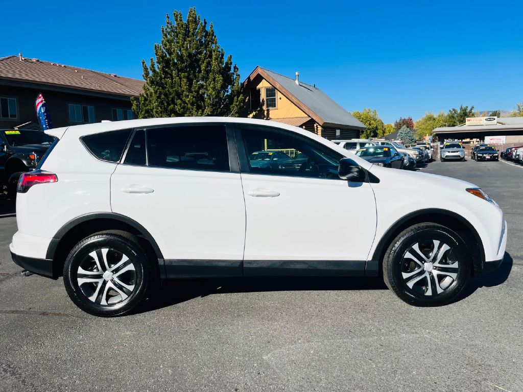 Photo 8 of this TOYOTA RAV4