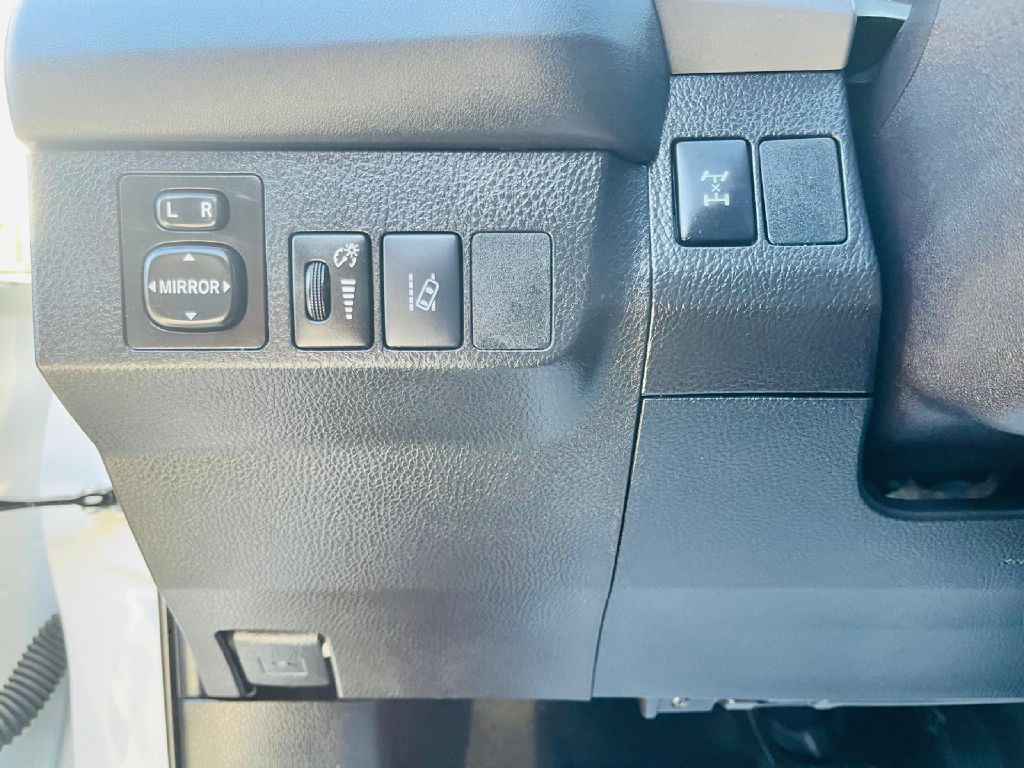 Photo 23 of this TOYOTA RAV4