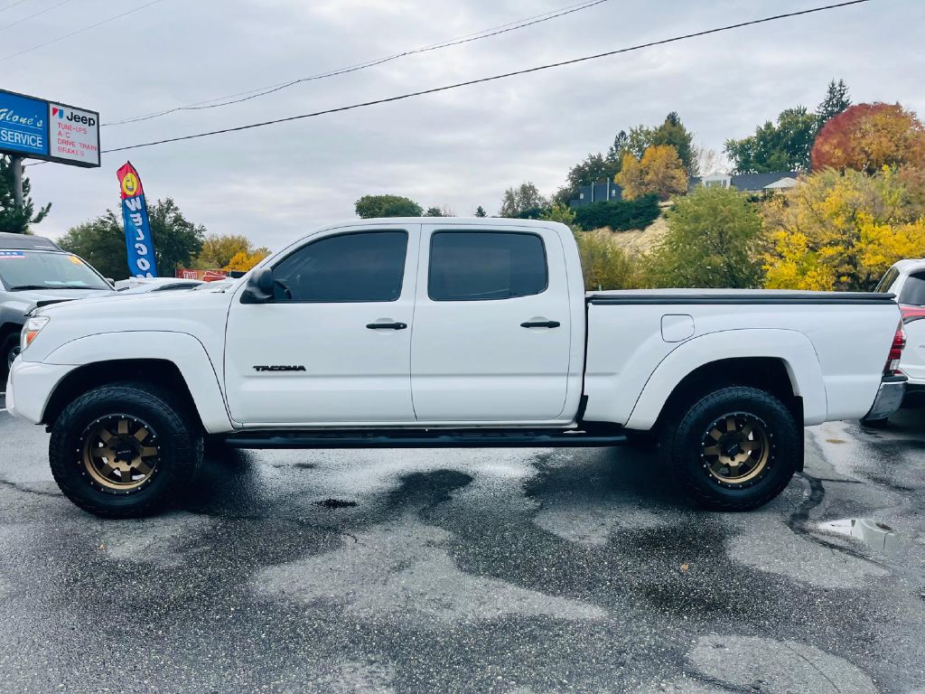Photo 4 of this TOYOTA TACOMA