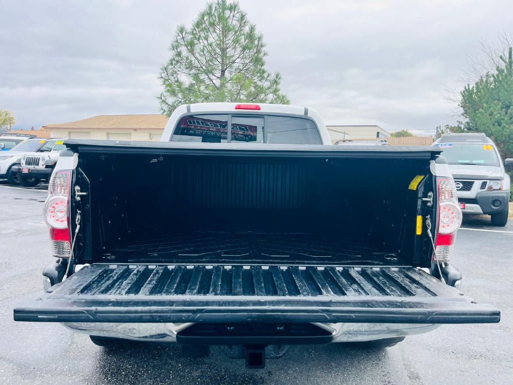Photo 10 of this TOYOTA TACOMA