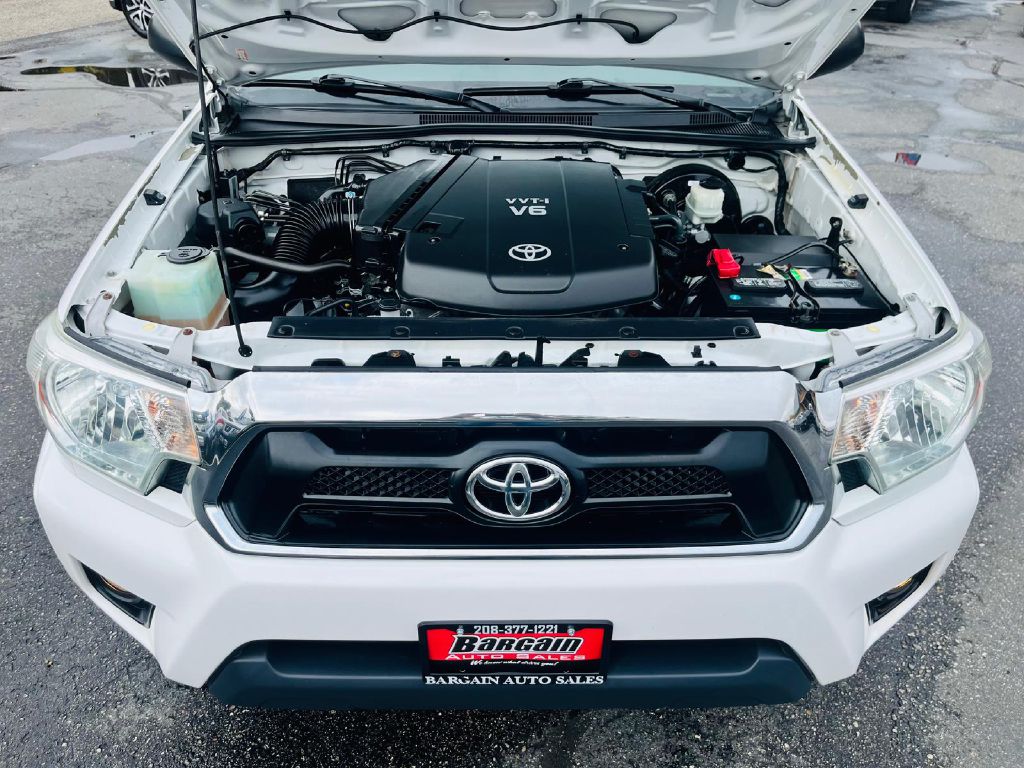 Photo 11 of this TOYOTA TACOMA