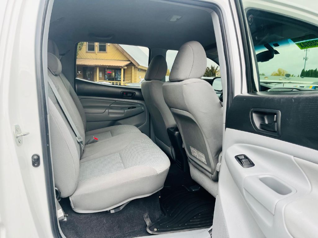 Photo 15 of this TOYOTA TACOMA