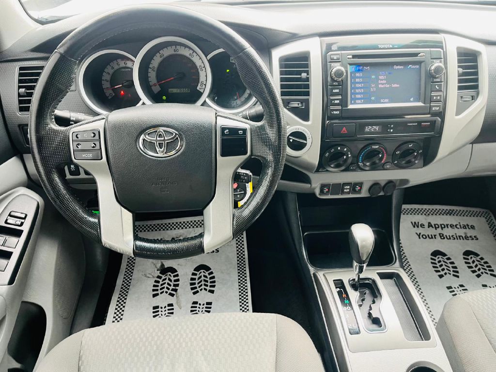 Photo 17 of this TOYOTA TACOMA