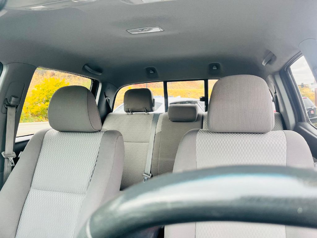 Photo 34 of this TOYOTA TACOMA
