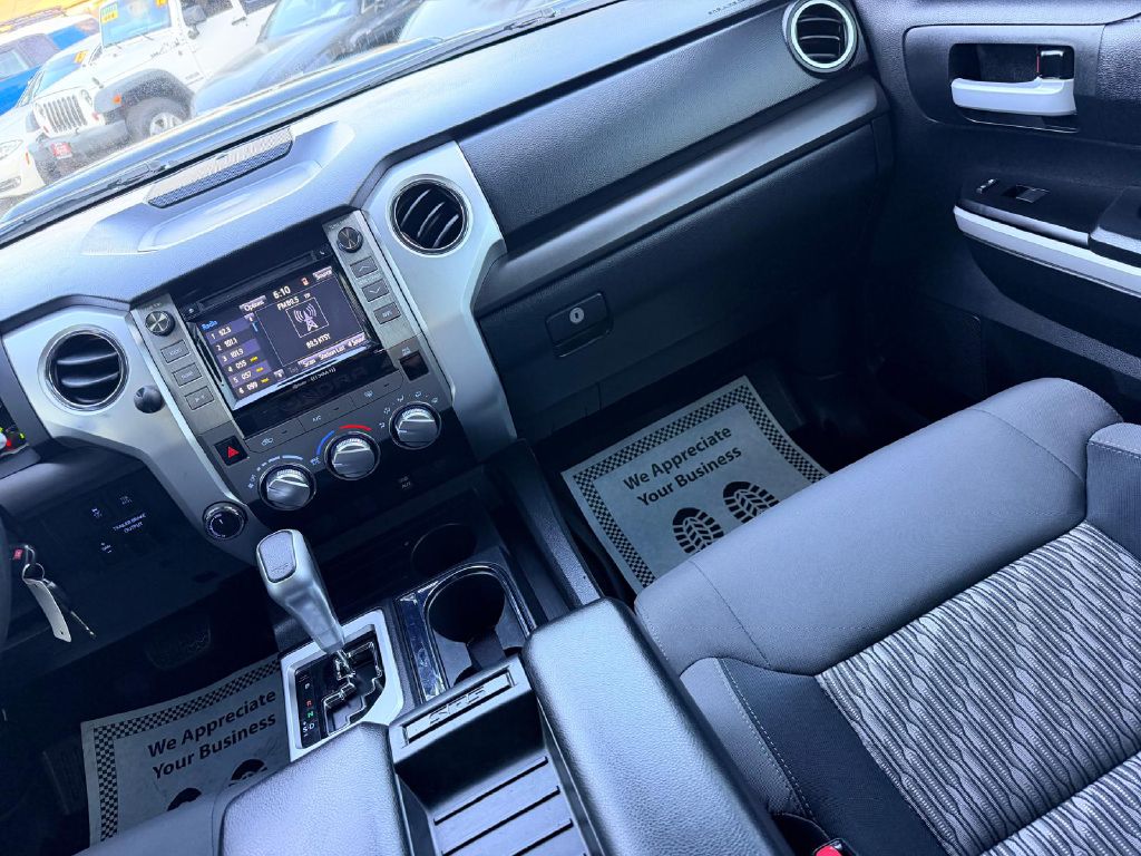 Photo 21 of this TOYOTA TUNDRA