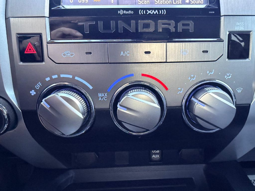 Photo 23 of this TOYOTA TUNDRA