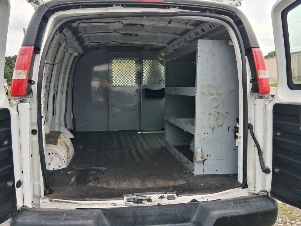 Photo 14 of this GMC SAVANA