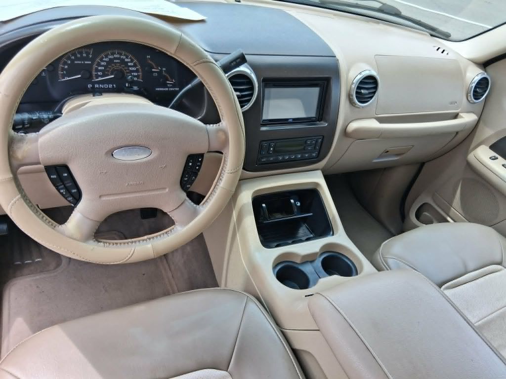 Photo 8 of this FORD EXPEDITION