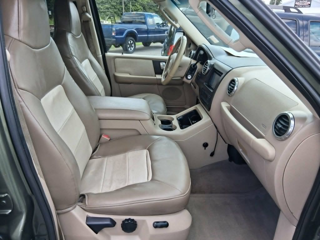 Photo 13 of this FORD EXPEDITION