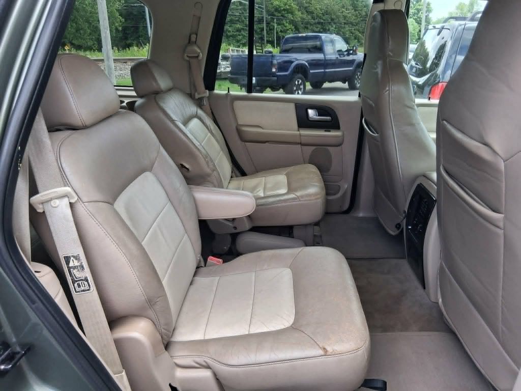 Photo 14 of this FORD EXPEDITION