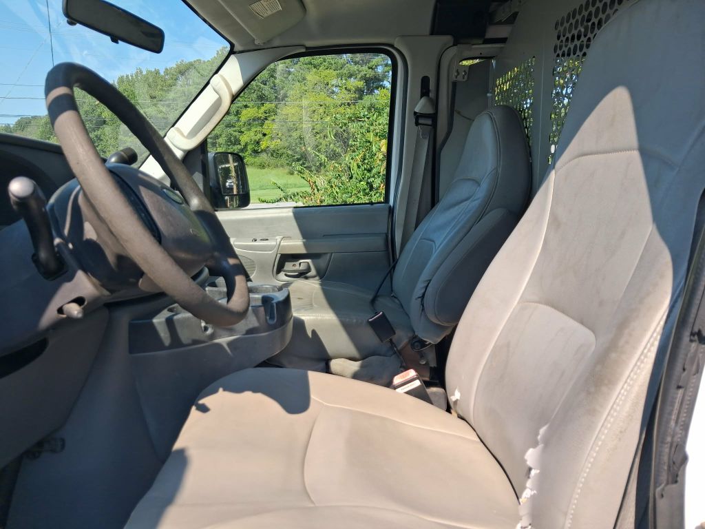 Photo 6 of this FORD ECONOLINE