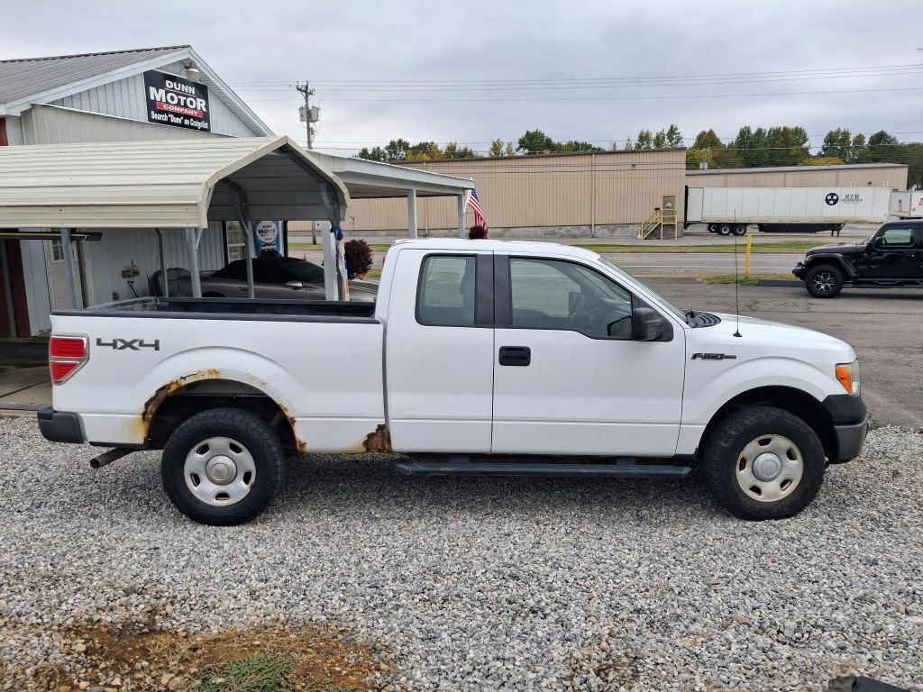Photo 4 of this FORD F150