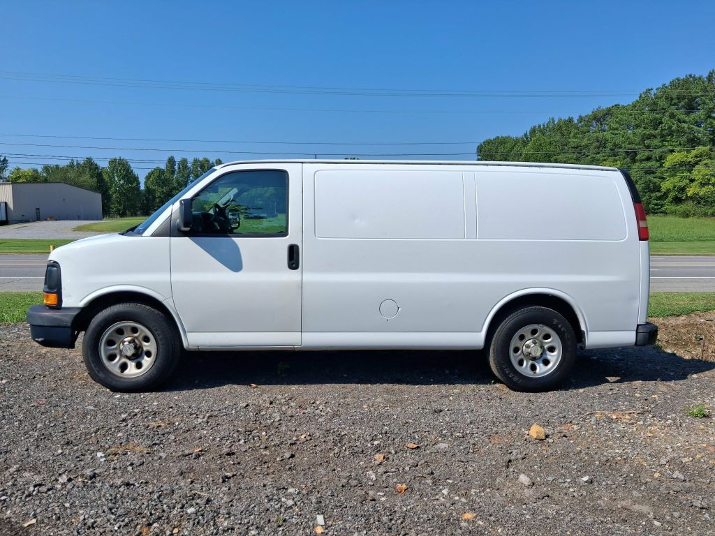Photo 3 of this CHEVROLET EXPRESS G1500