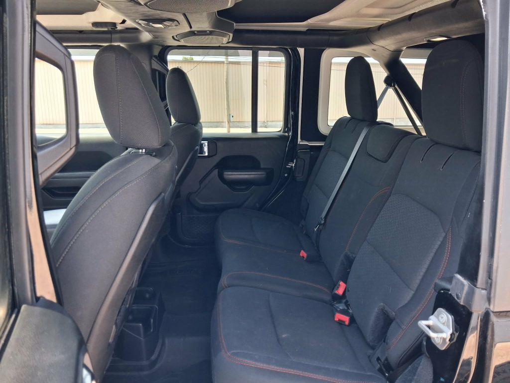 Photo 9 of this JEEP WRANGLER UNLIMI
