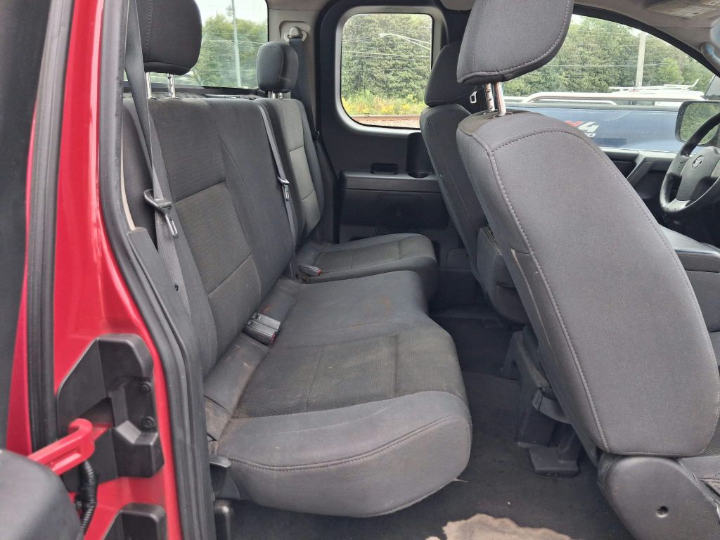 Photo 10 of this NISSAN TITAN