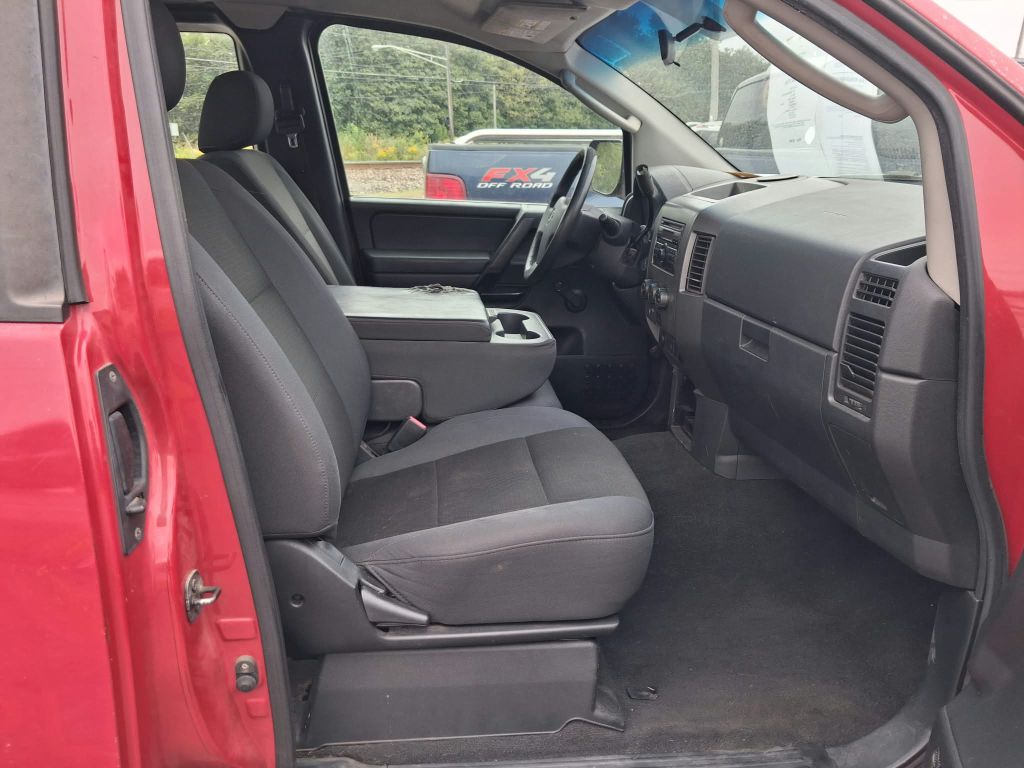 Photo 9 of this NISSAN TITAN