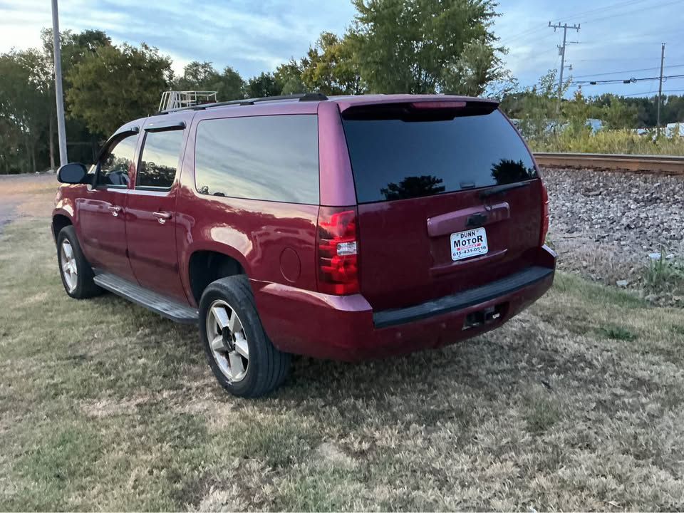 Photo 4 of this CHEVROLET SUBURBAN