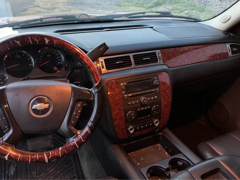 Photo 8 of this CHEVROLET SUBURBAN