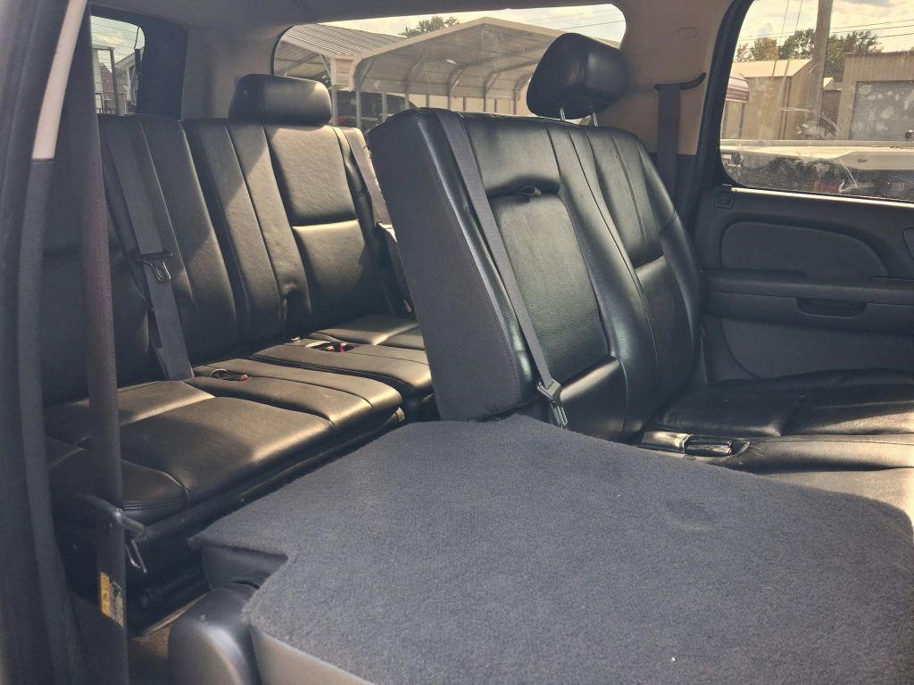 Photo 12 of this CHEVROLET SUBURBAN