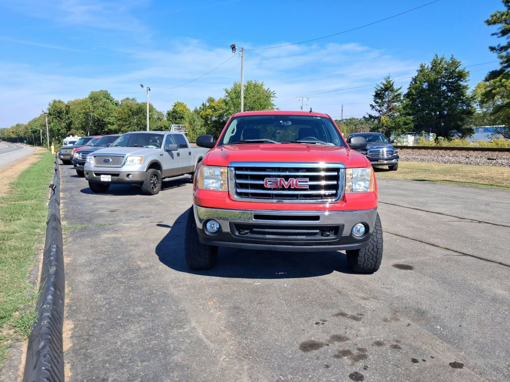 Photo 3 of this GMC SIERRA