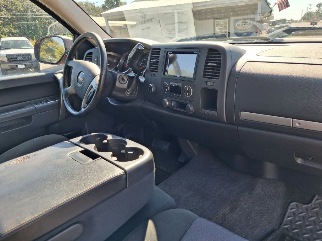 Photo 12 of this GMC SIERRA