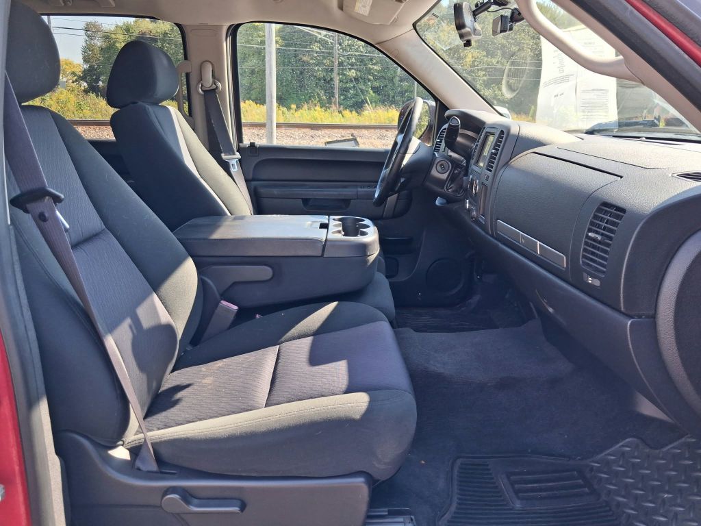 Photo 11 of this GMC SIERRA