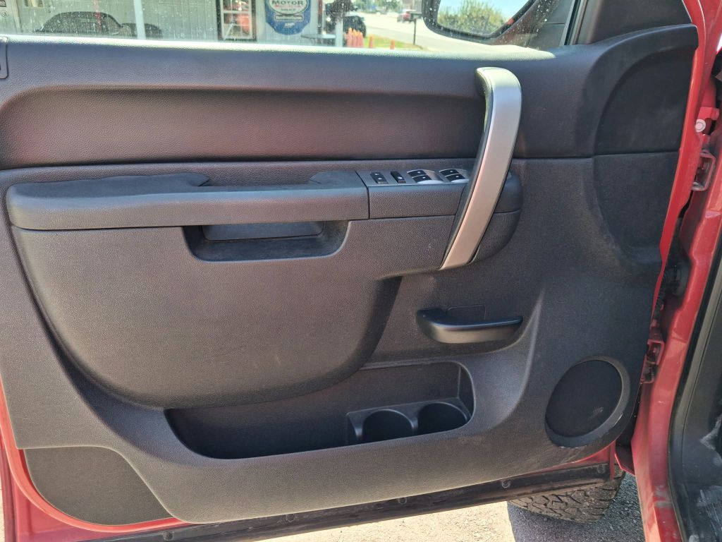 Photo 14 of this GMC SIERRA