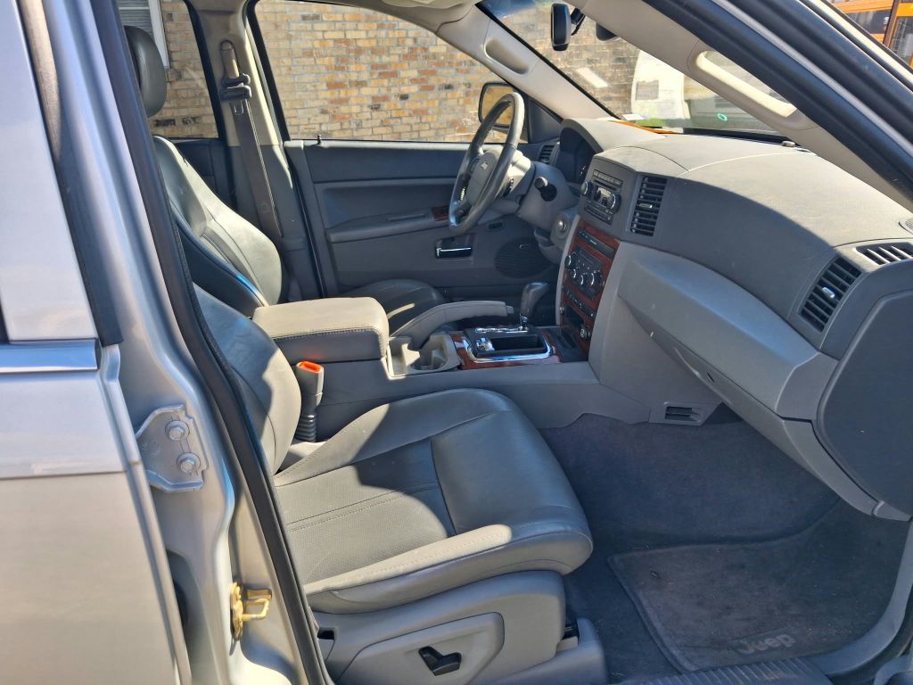 Photo 6 of this JEEP GRAND CHEROKEE