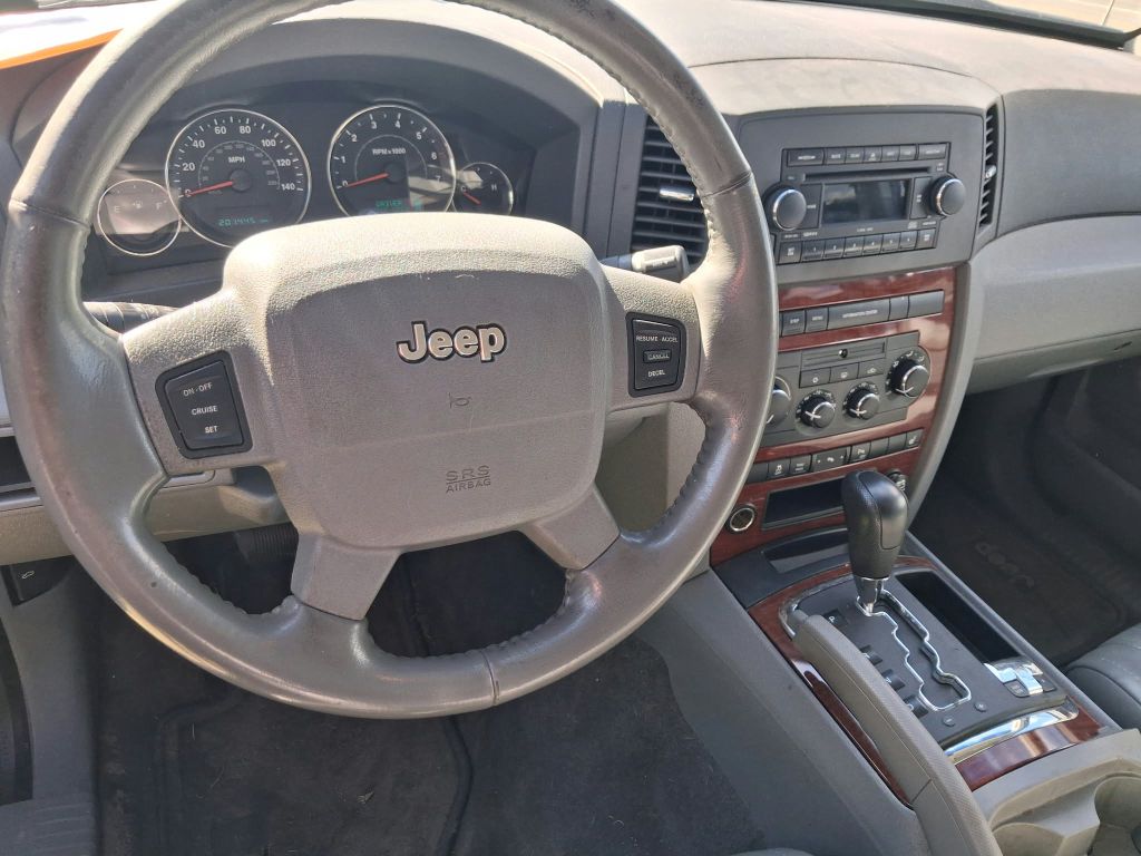 Photo 7 of this JEEP GRAND CHEROKEE