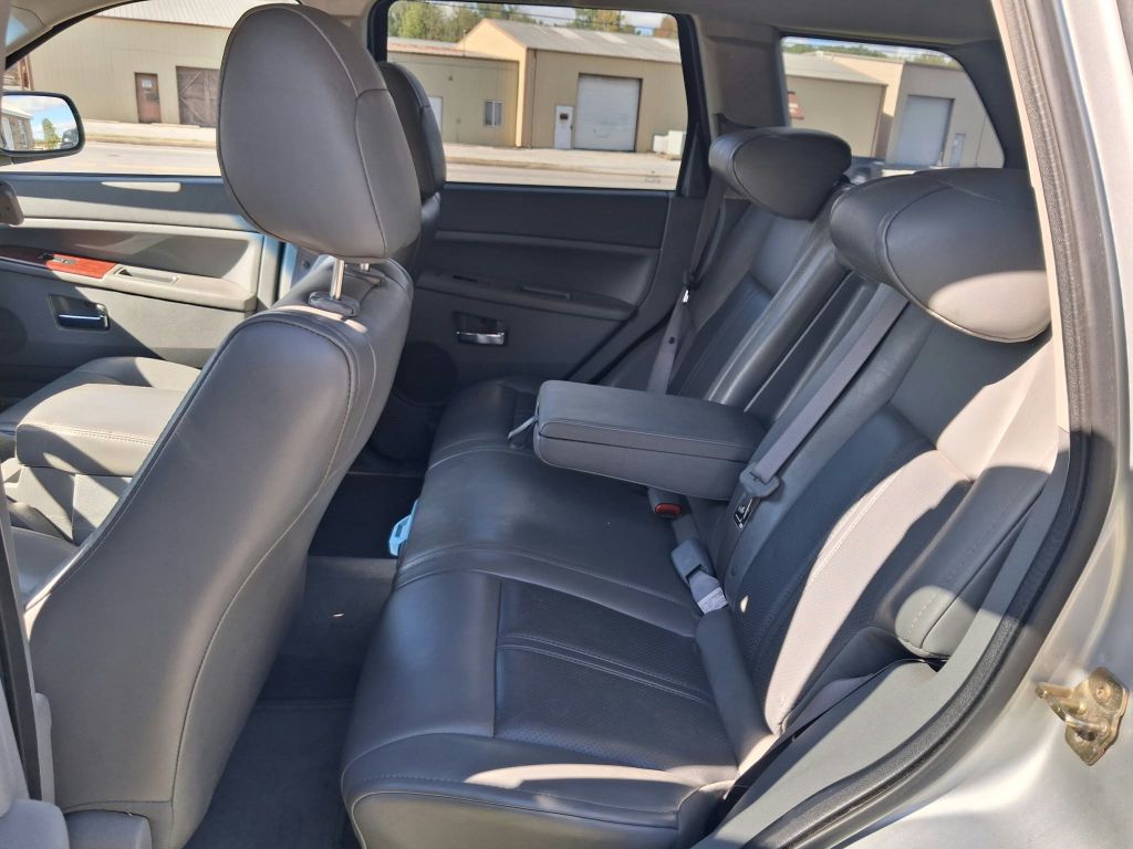 Photo 10 of this JEEP GRAND CHEROKEE