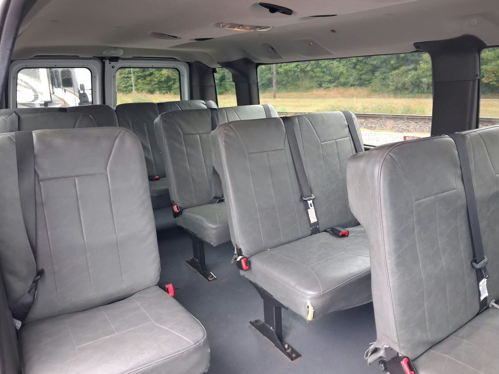 Photo 13 of this FORD ECONOLINE