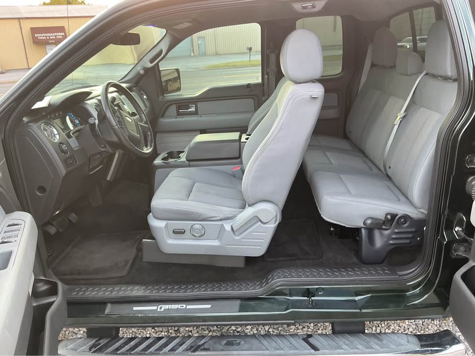 Photo 9 of this FORD F150