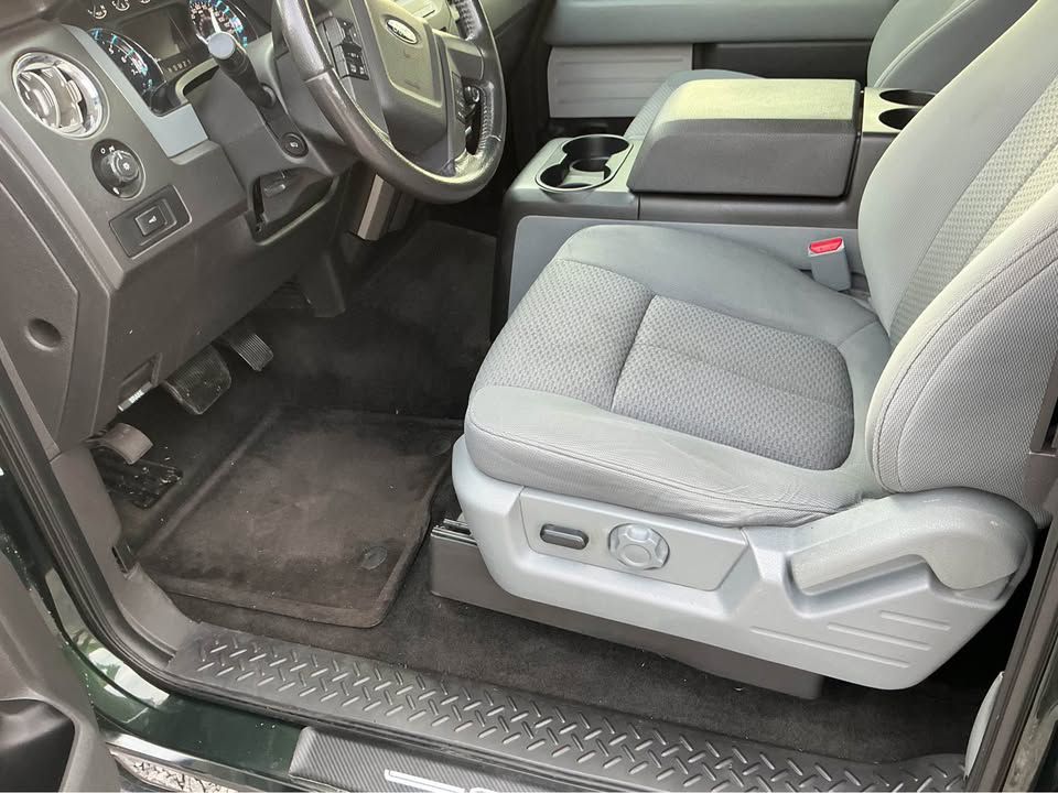 Photo 6 of this FORD F150